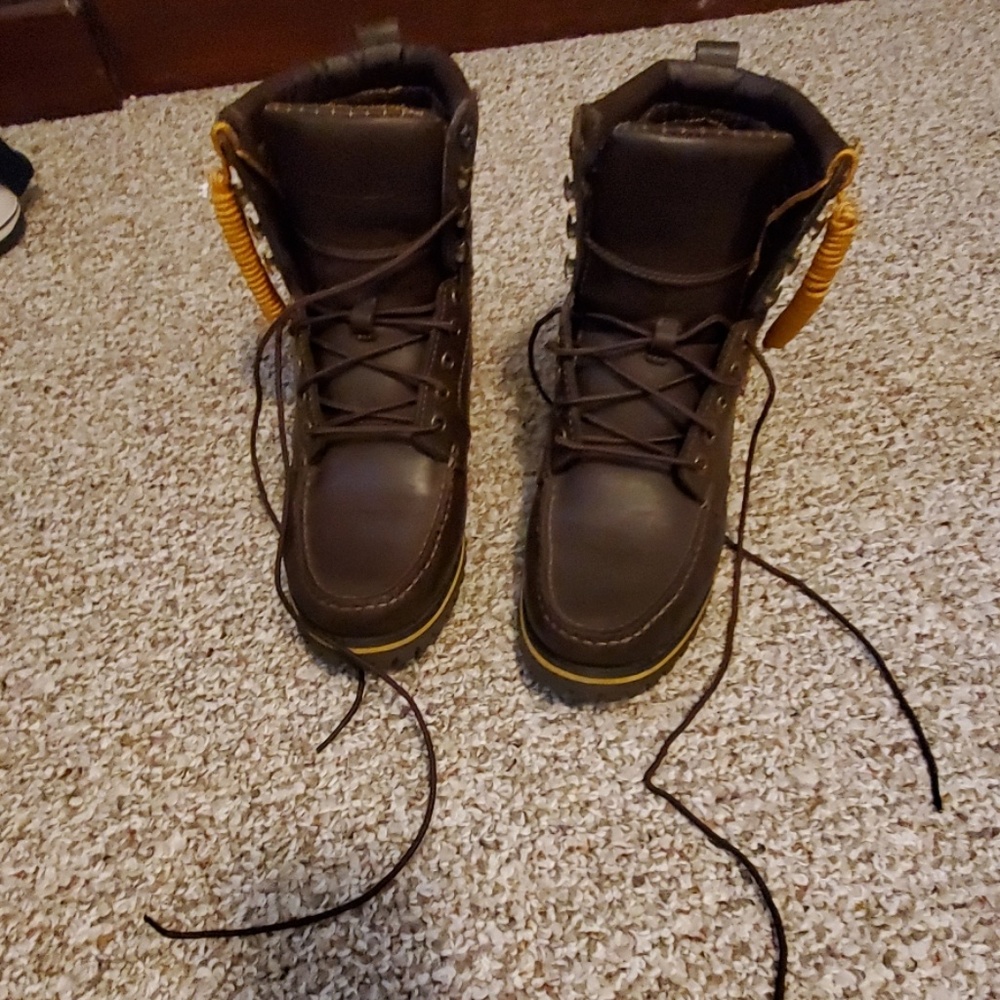 Shoes - Picture 2 of 3
